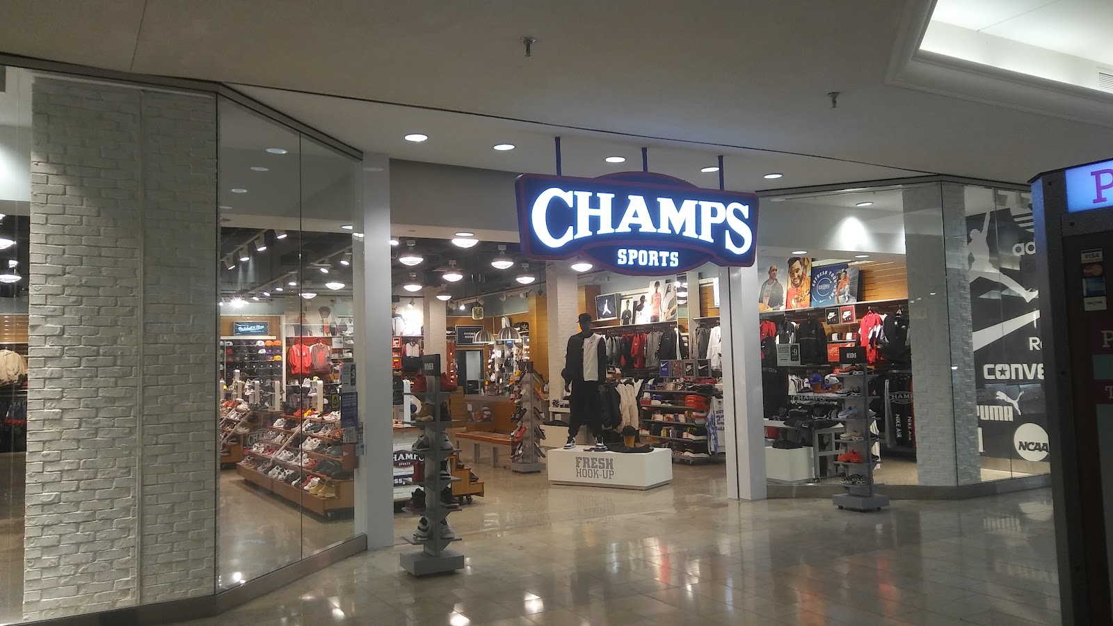 Champs Sports — photo