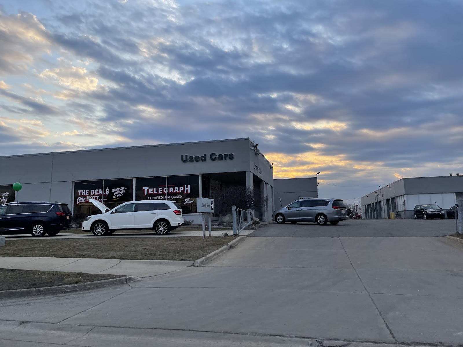 Fox Chrysler Dodge Jeep RAM Taylor - Sales — photo