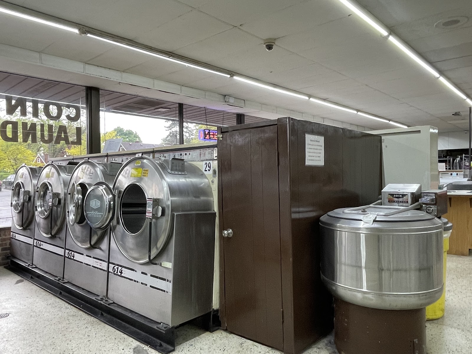 Goddardview Coin Laundry & Dry Cleaning — photo