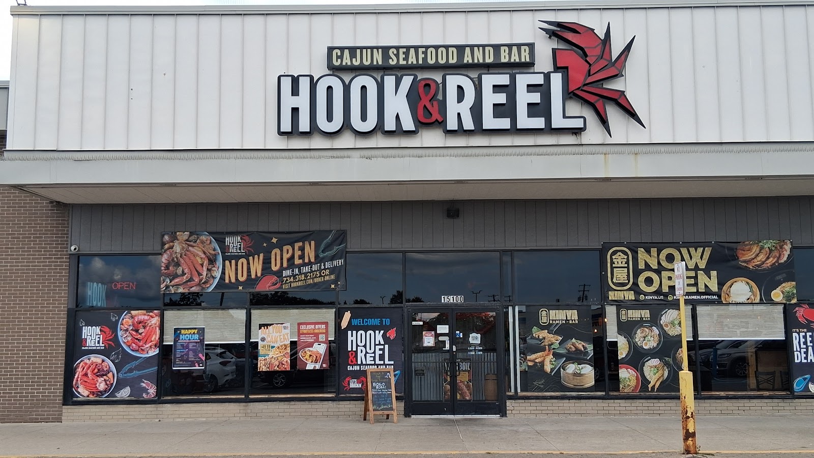 Hook & Reel Cajun Seafood & Bar in Taylor