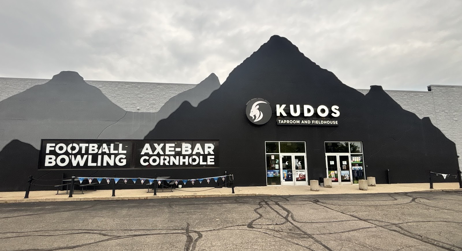 Kudos Taproom & Fieldhouse in Taylor