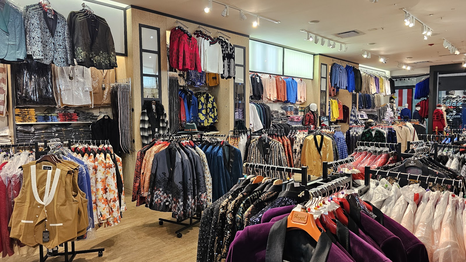 M&K suits southland Center — photo