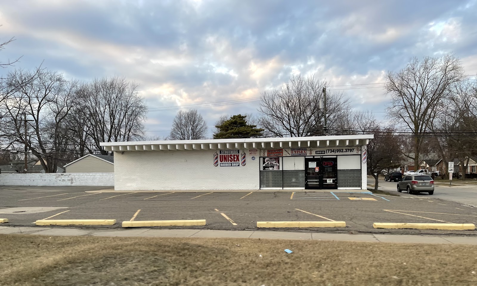 Struthers Unisex Barber Shop in Taylor