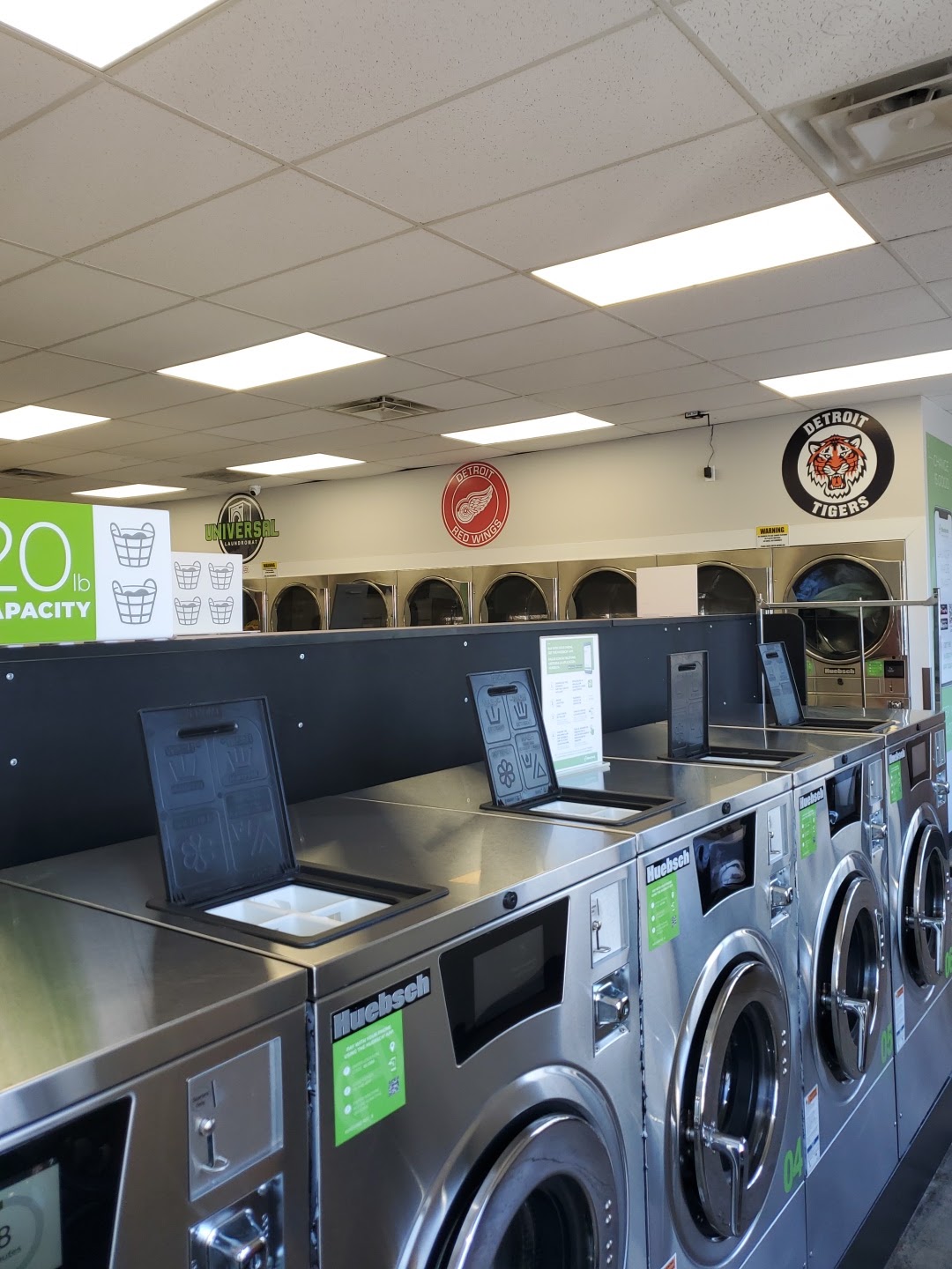 Universal Laundromat of Taylor — photo